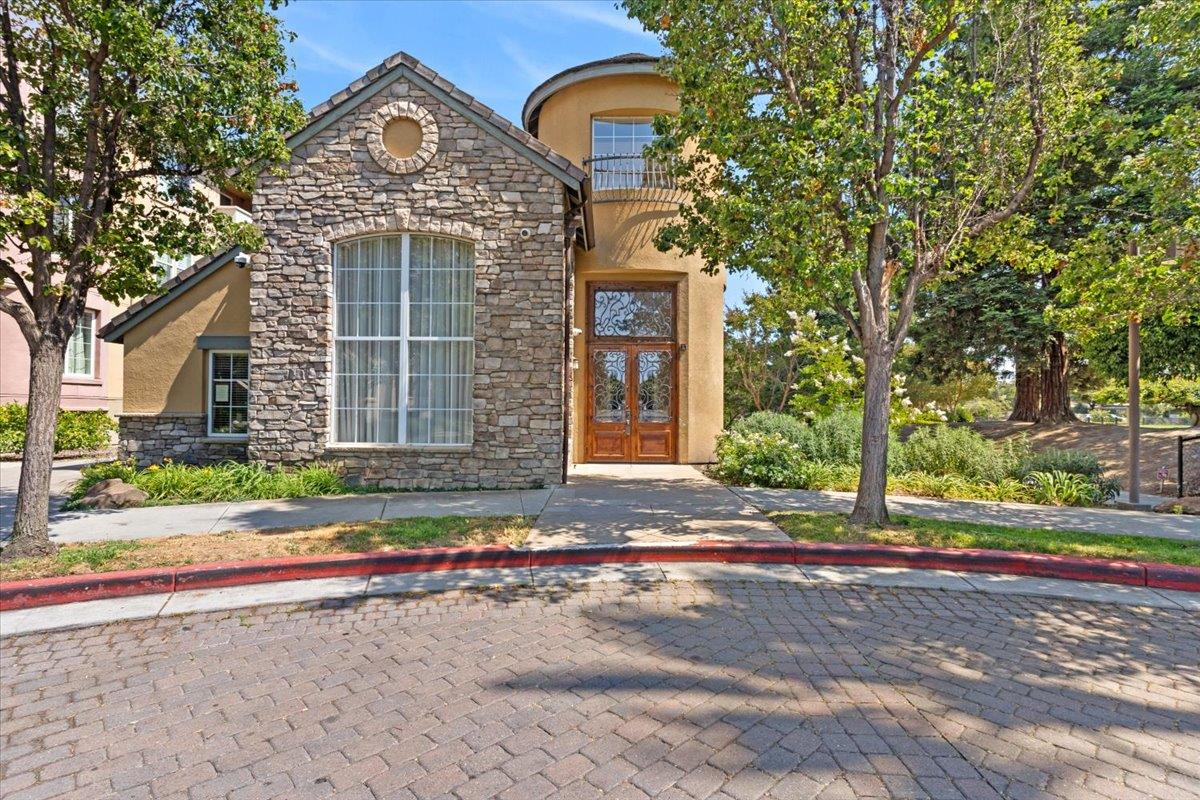 1550 Technology DR 2068