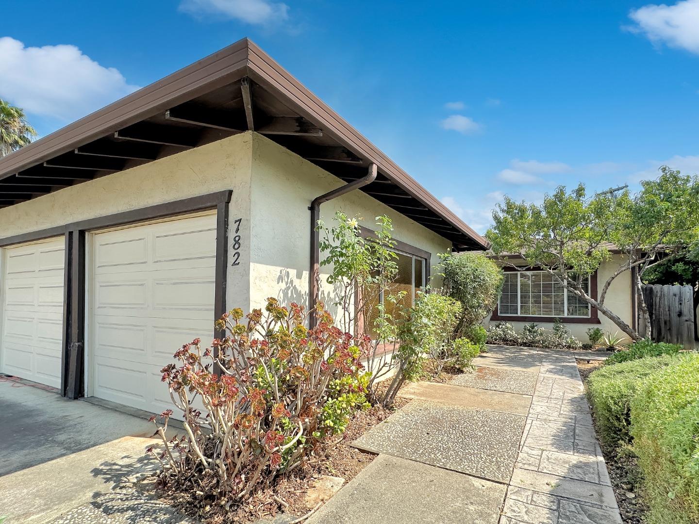 782 W Homestead RD