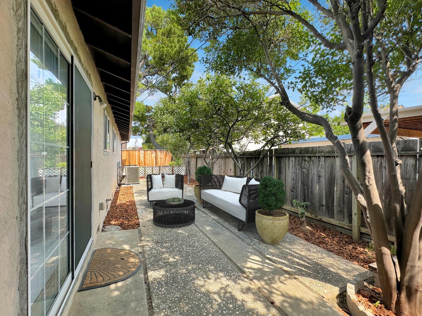 782 W Homestead RD