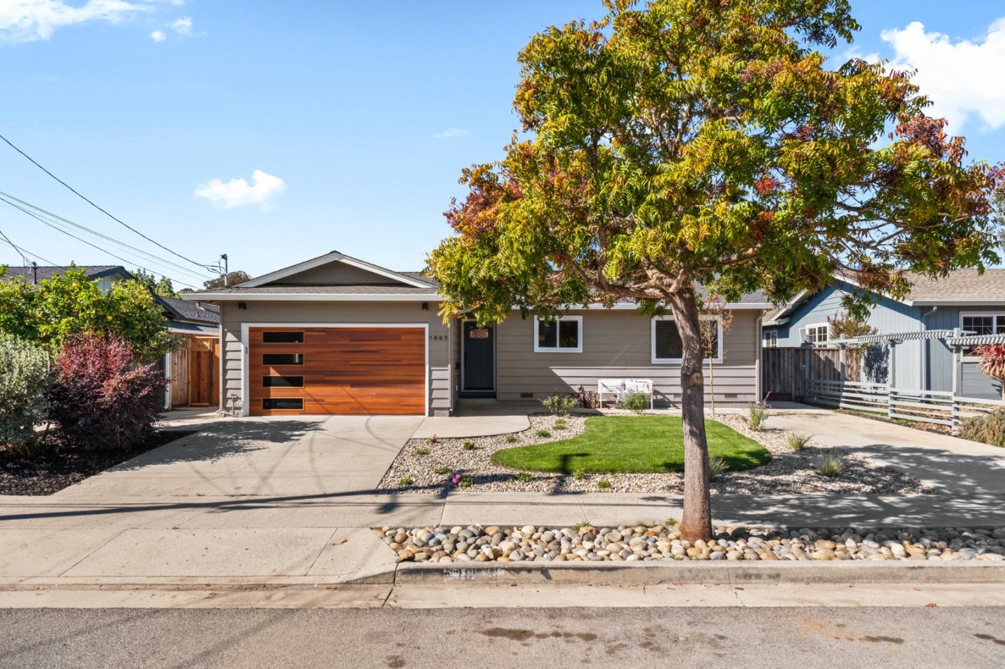 1865 Lotman DR