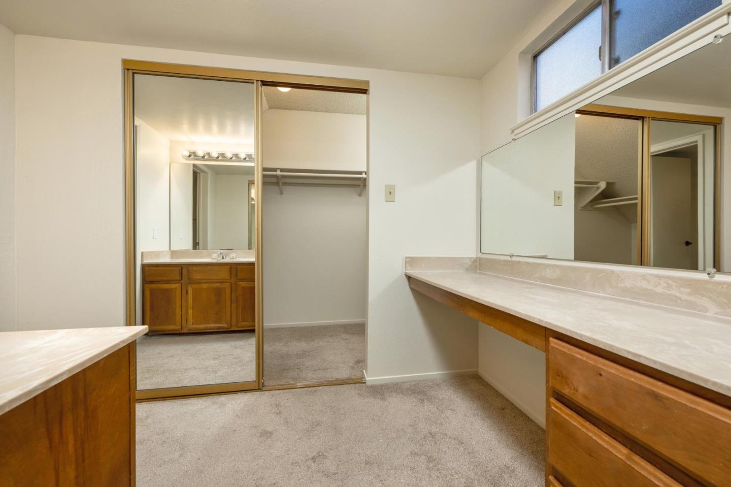 15 Havenridge CT