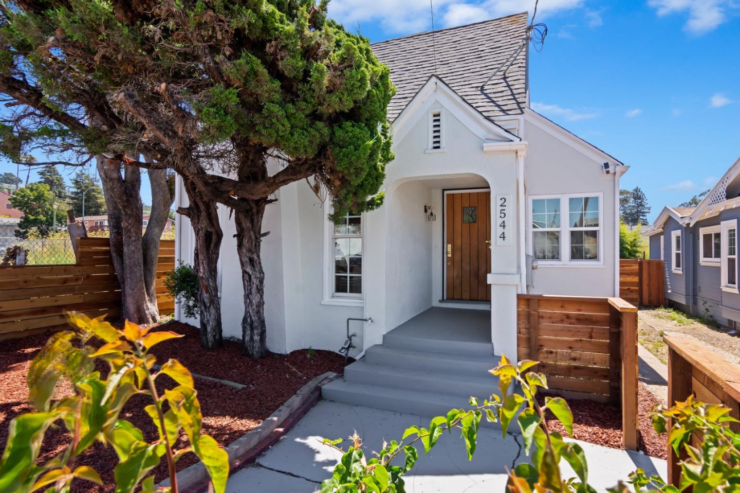 2544 82nd AVE