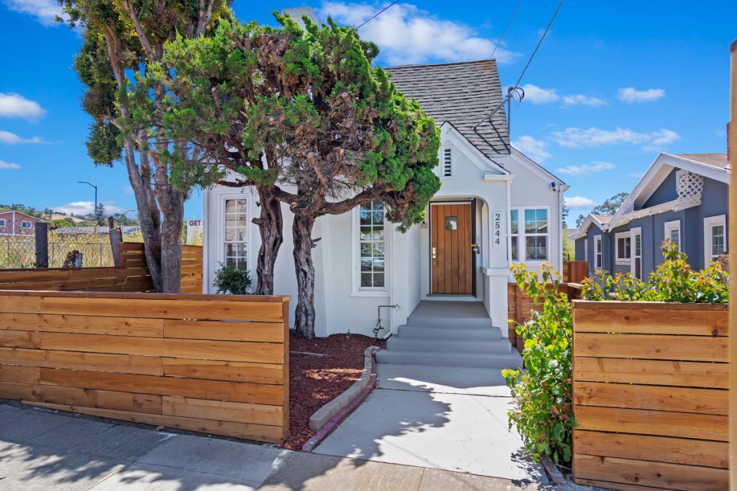 2544 82nd AVE