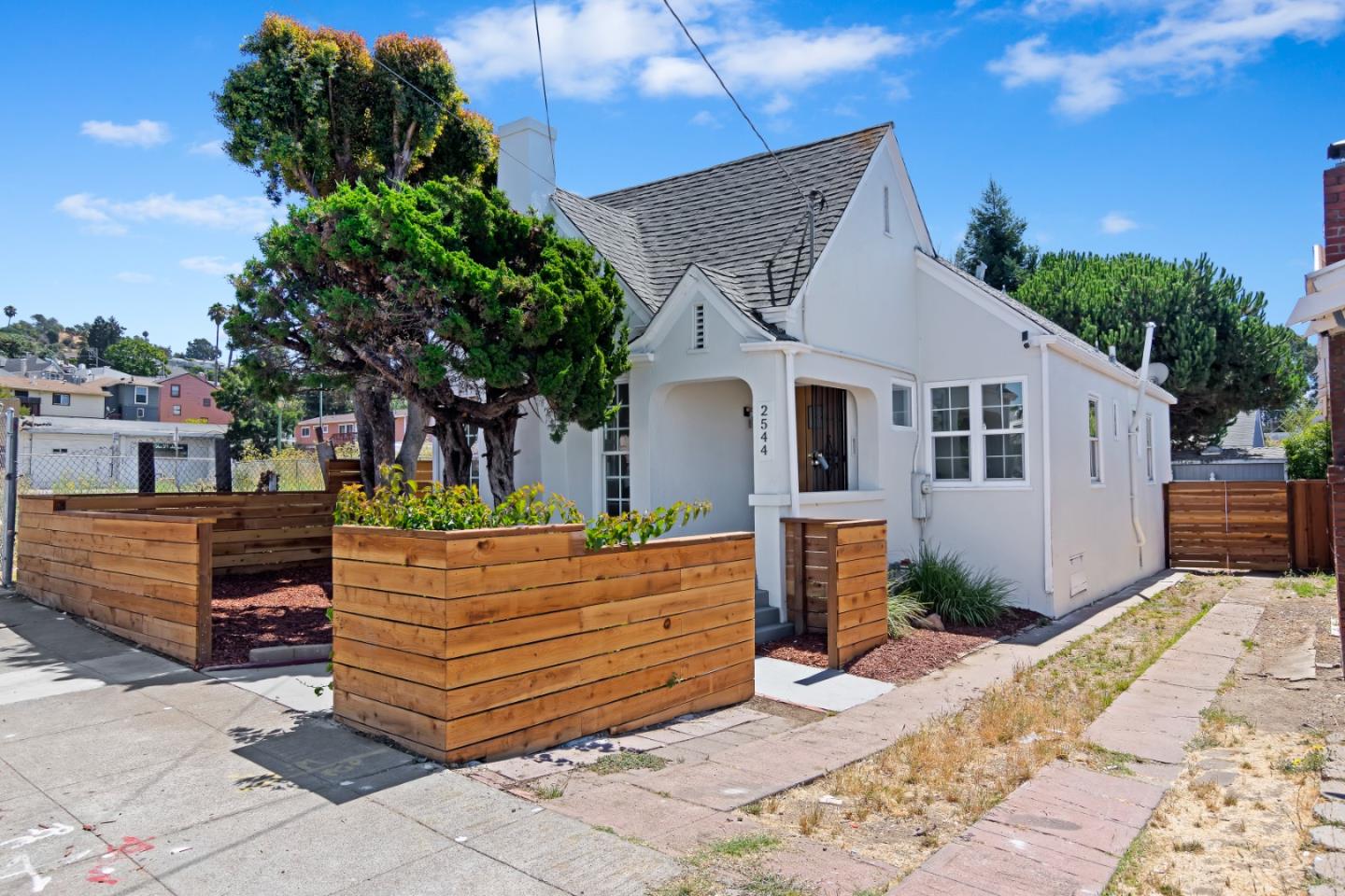 2544 82nd AVE