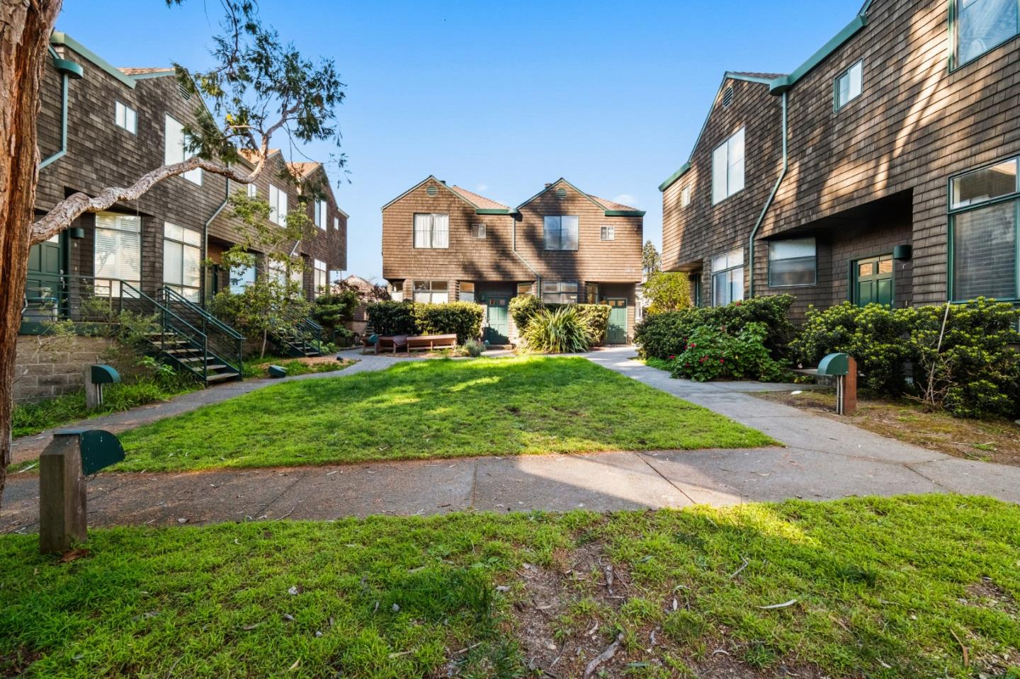 2012 Hearst AVE B