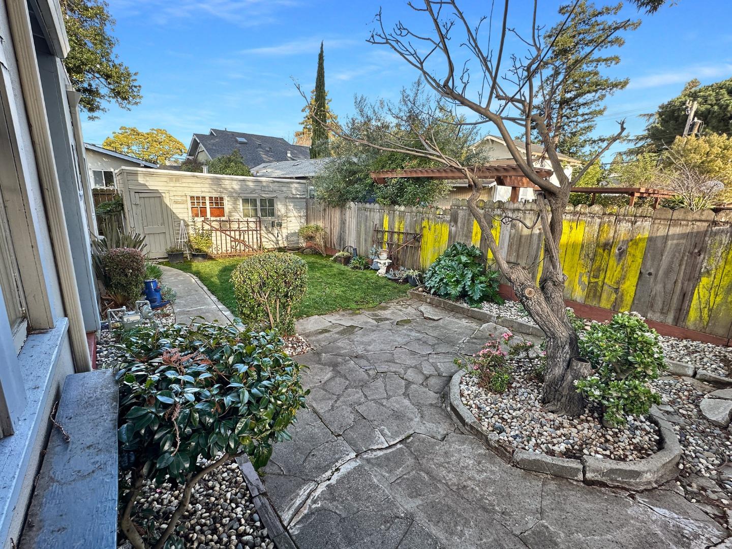 815 Highland AVE