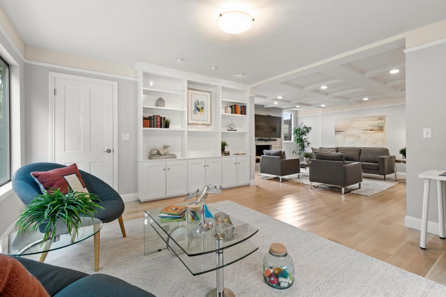 2990 Arguello DR
