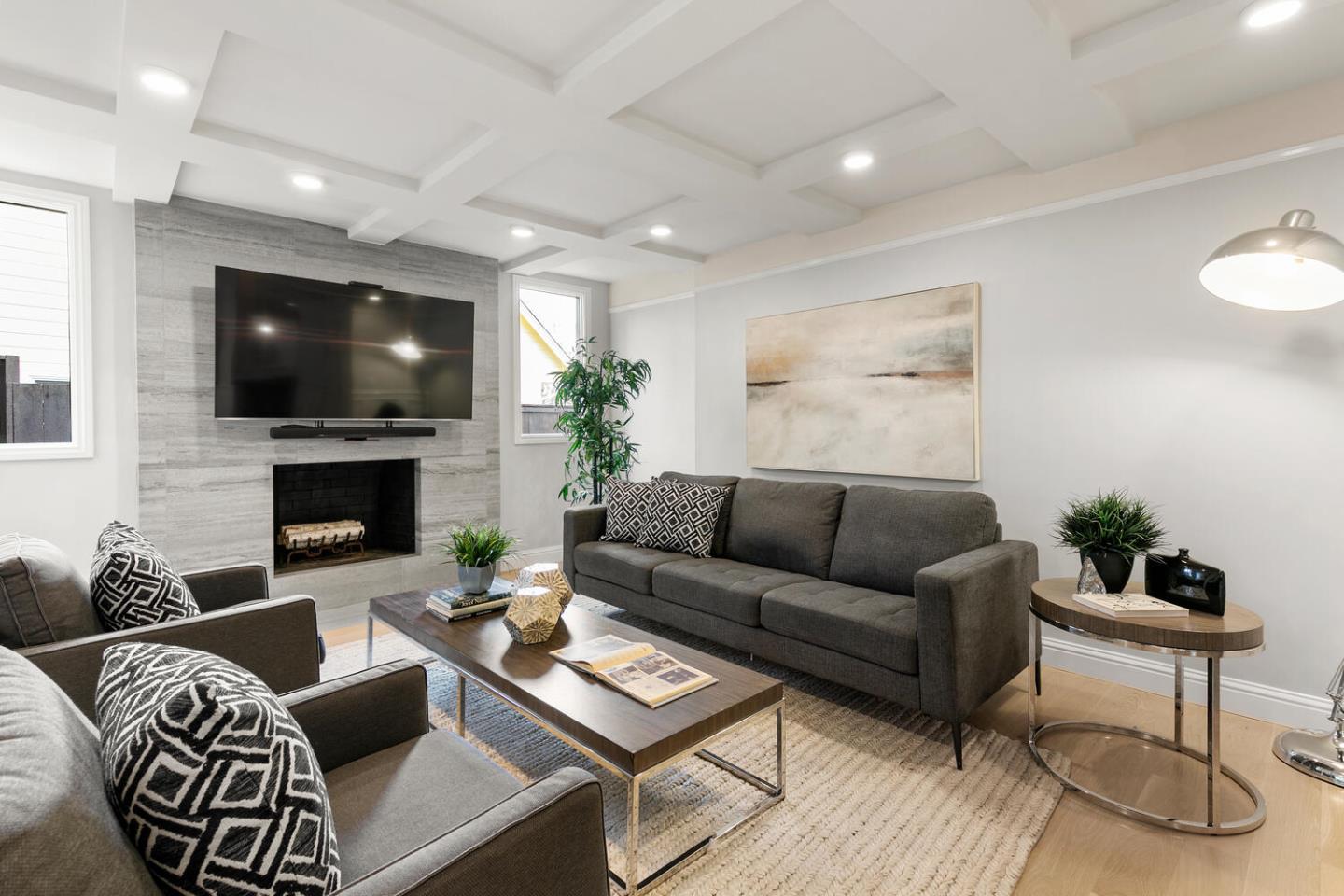 2990 Arguello DR