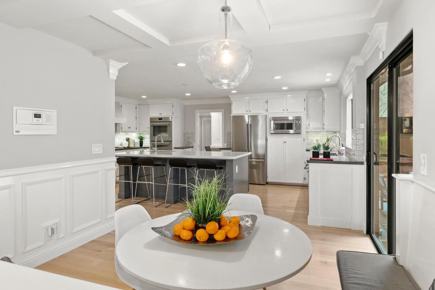 2990 Arguello DR