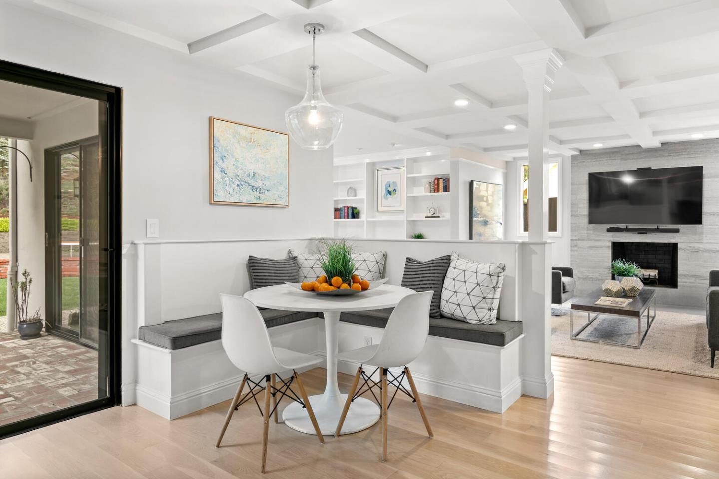 2990 Arguello DR