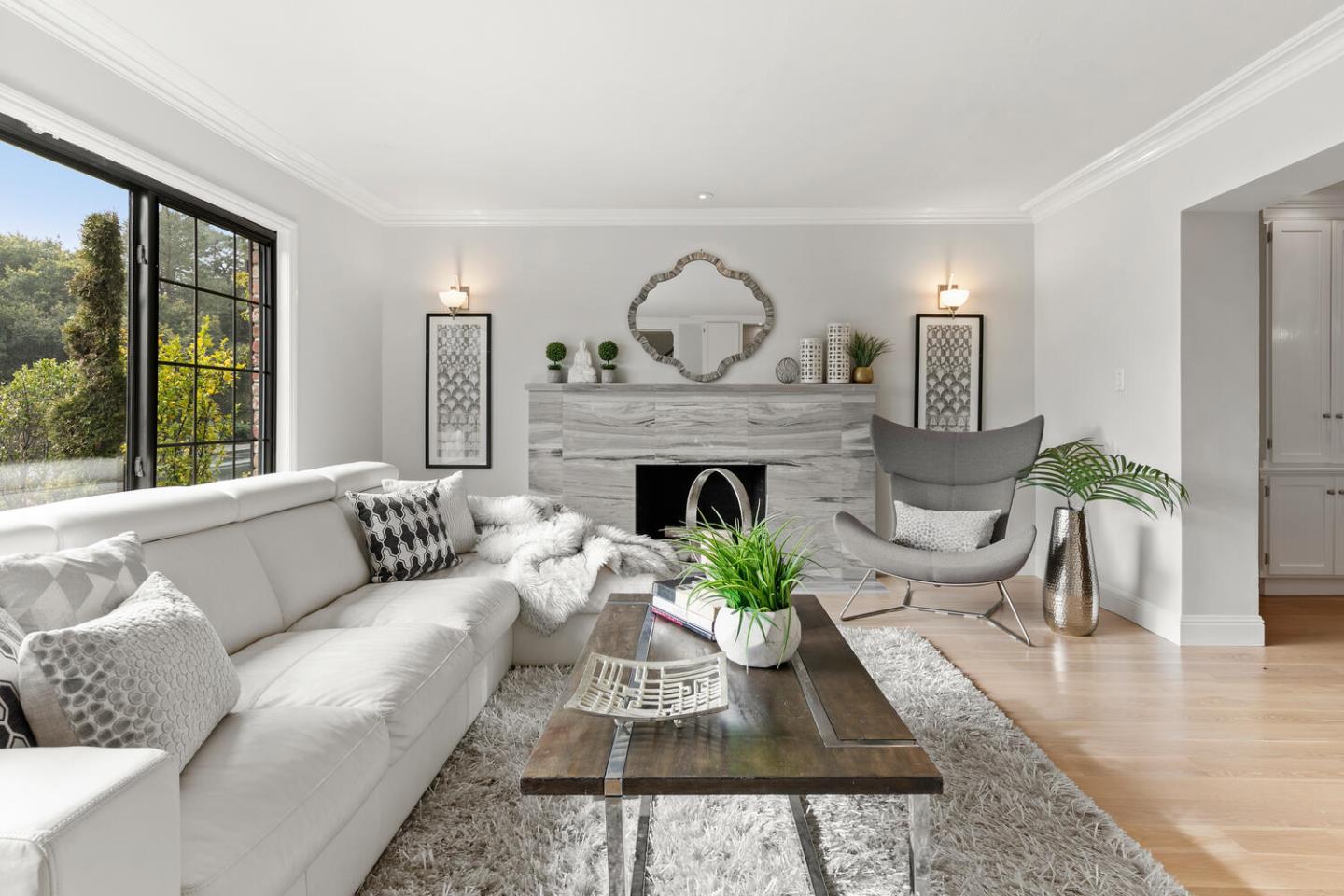 2990 Arguello DR