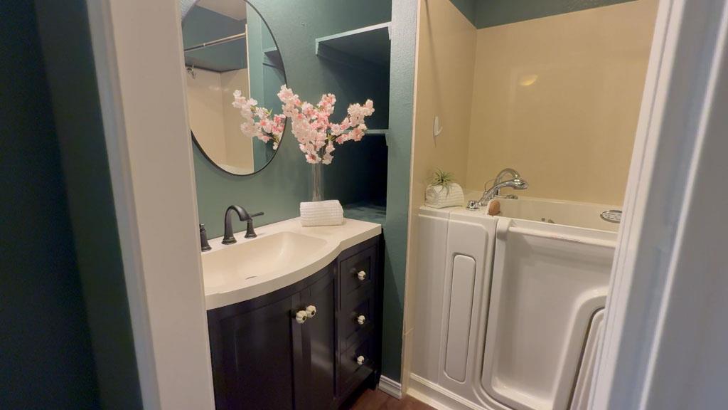 1344 Redwood WAY