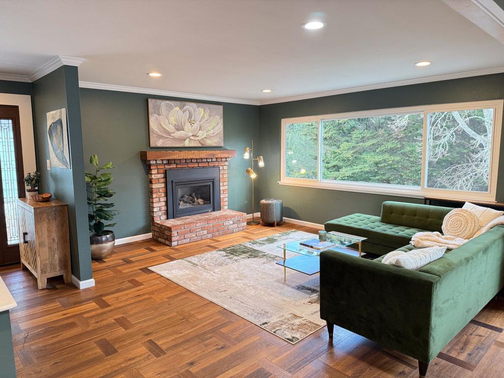 1344 Redwood WAY