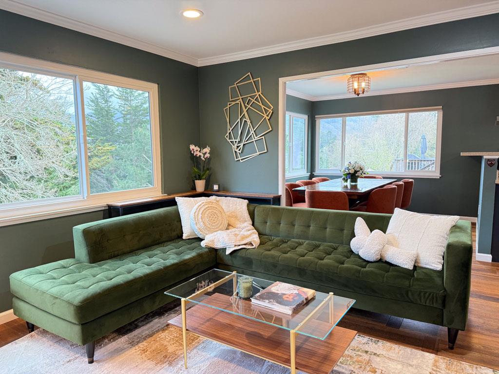 1344 Redwood WAY