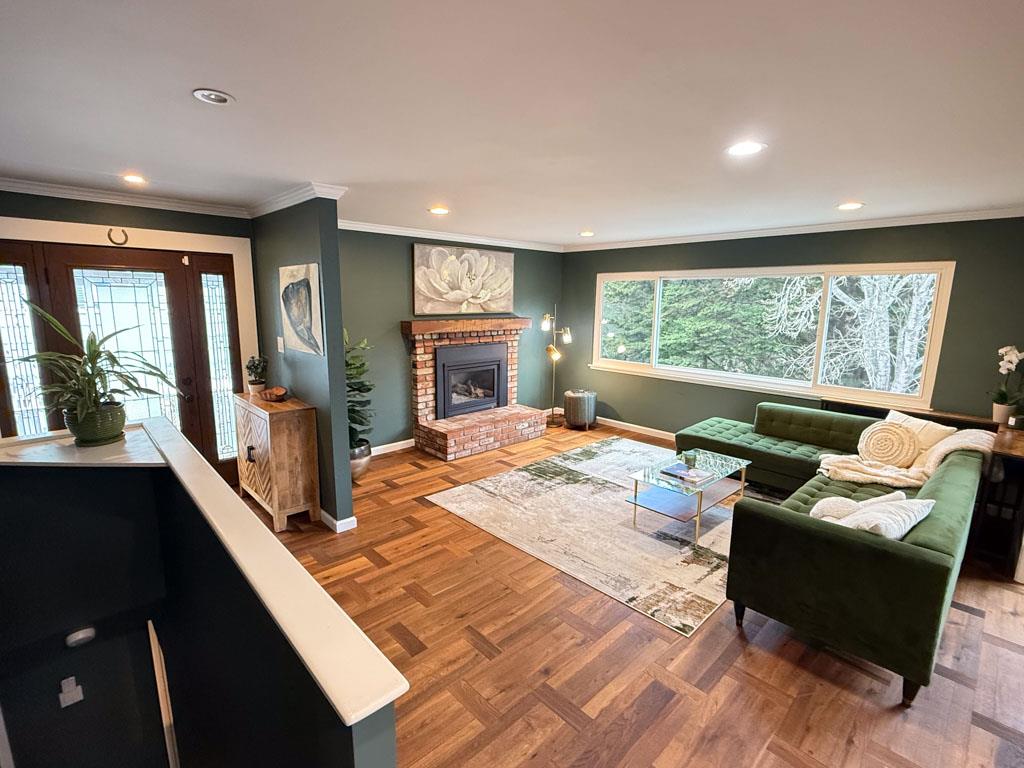 1344 Redwood WAY