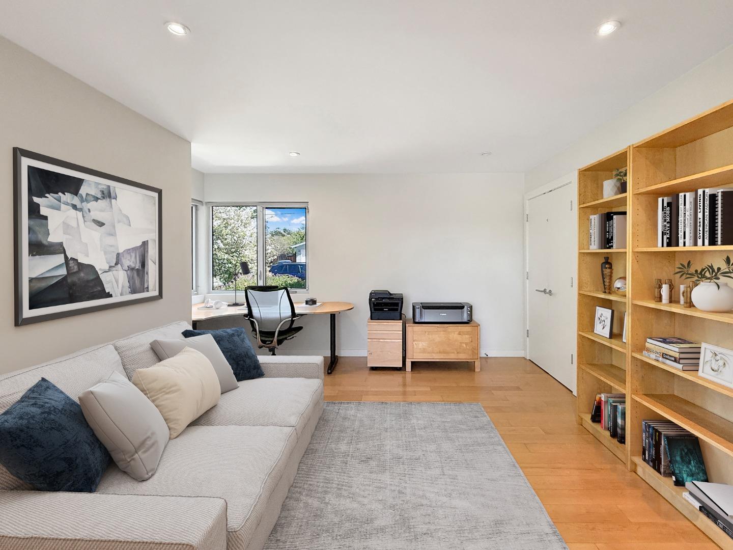 490 Patrick WAY
