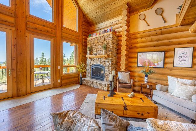 2081 Ponderosa Way