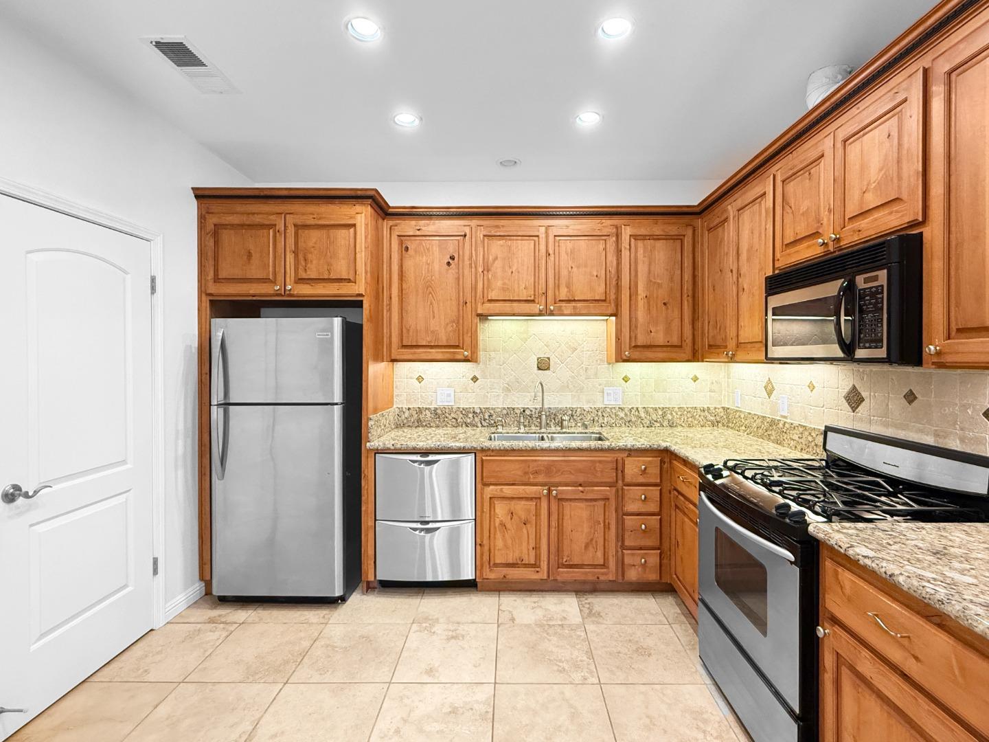 456 Gabilan Street 3