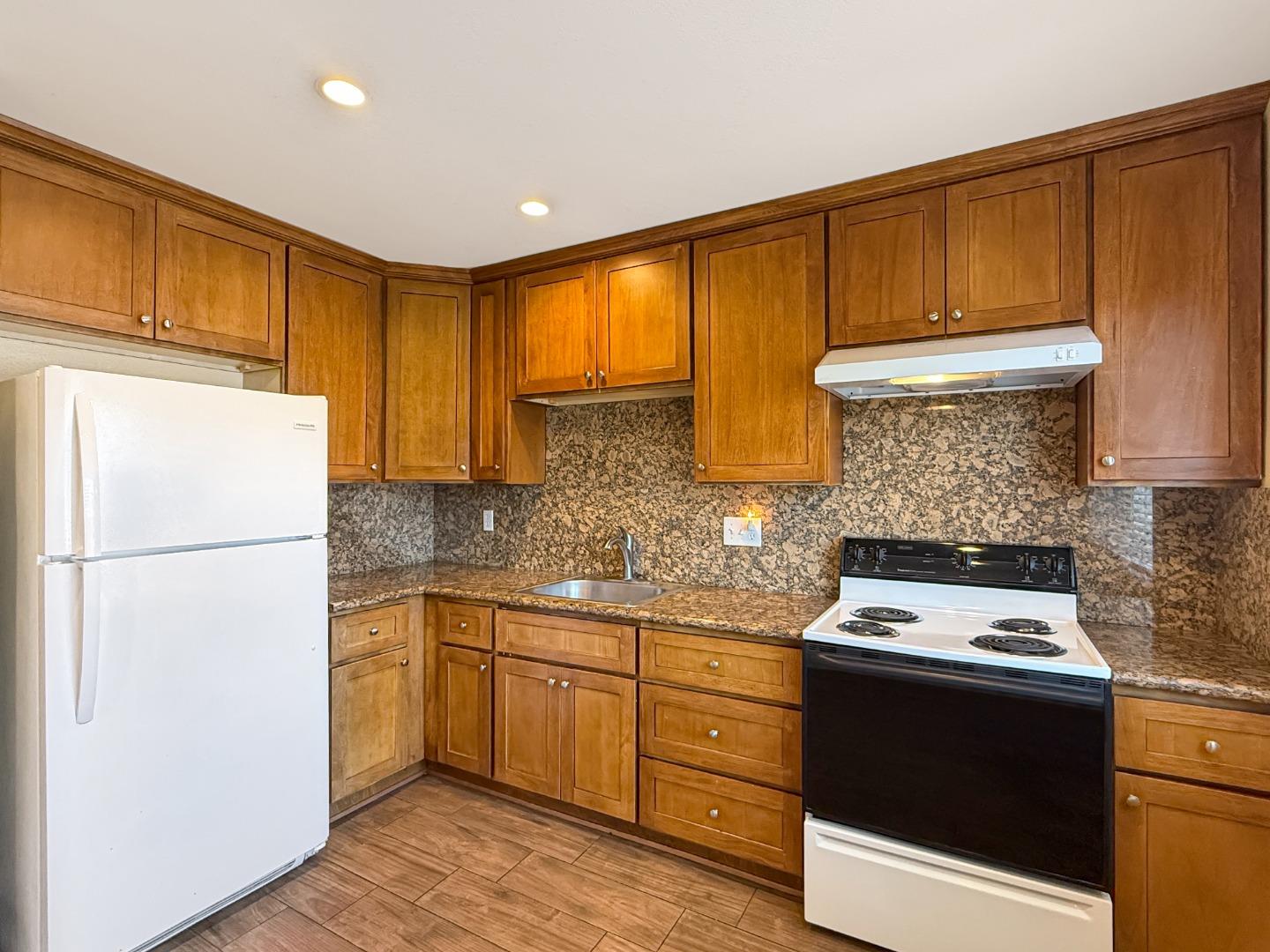 1890 Scott Boulevard 4