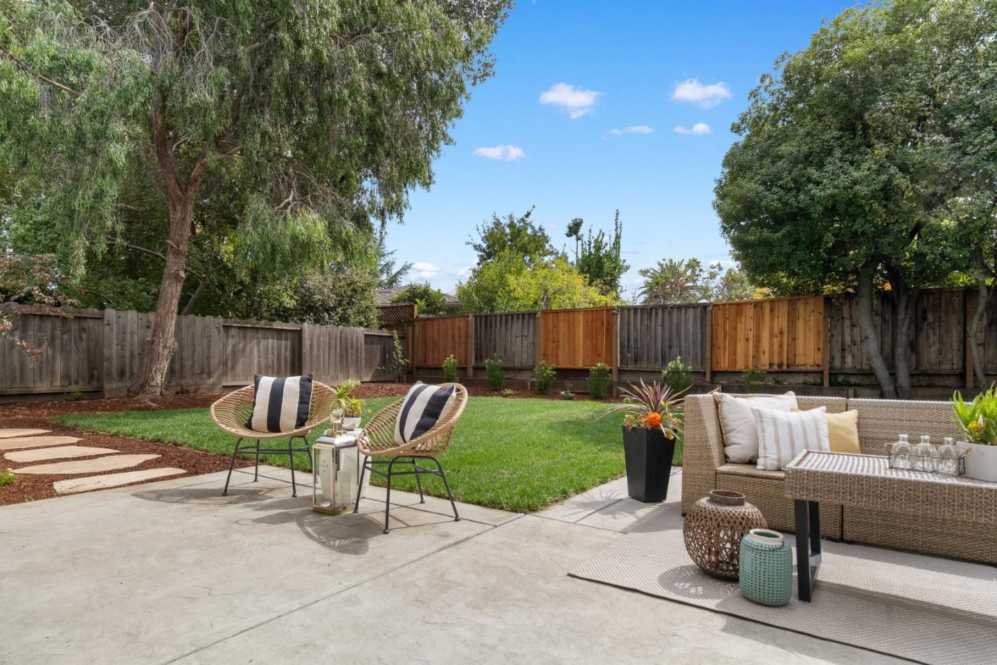 1098 Muir Way