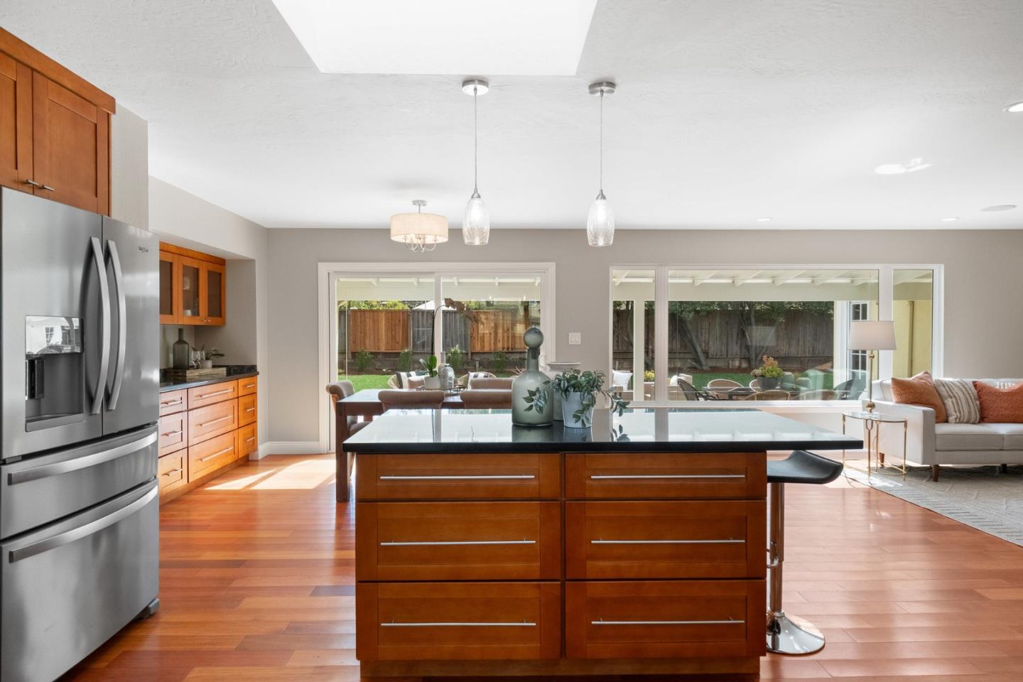 1098 Muir Way