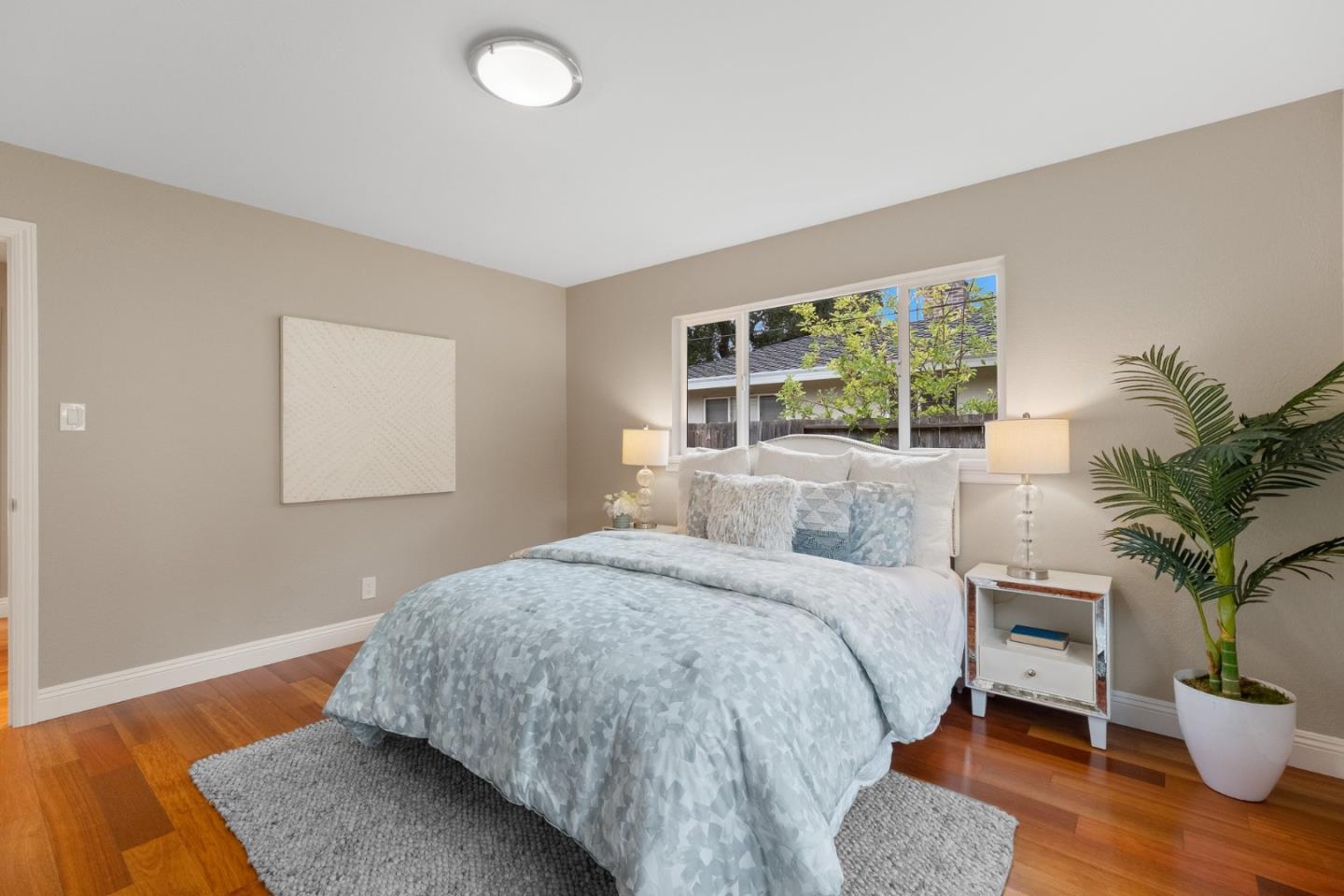 1098 Muir Way