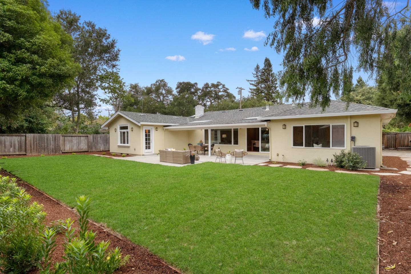 1098 Muir Way