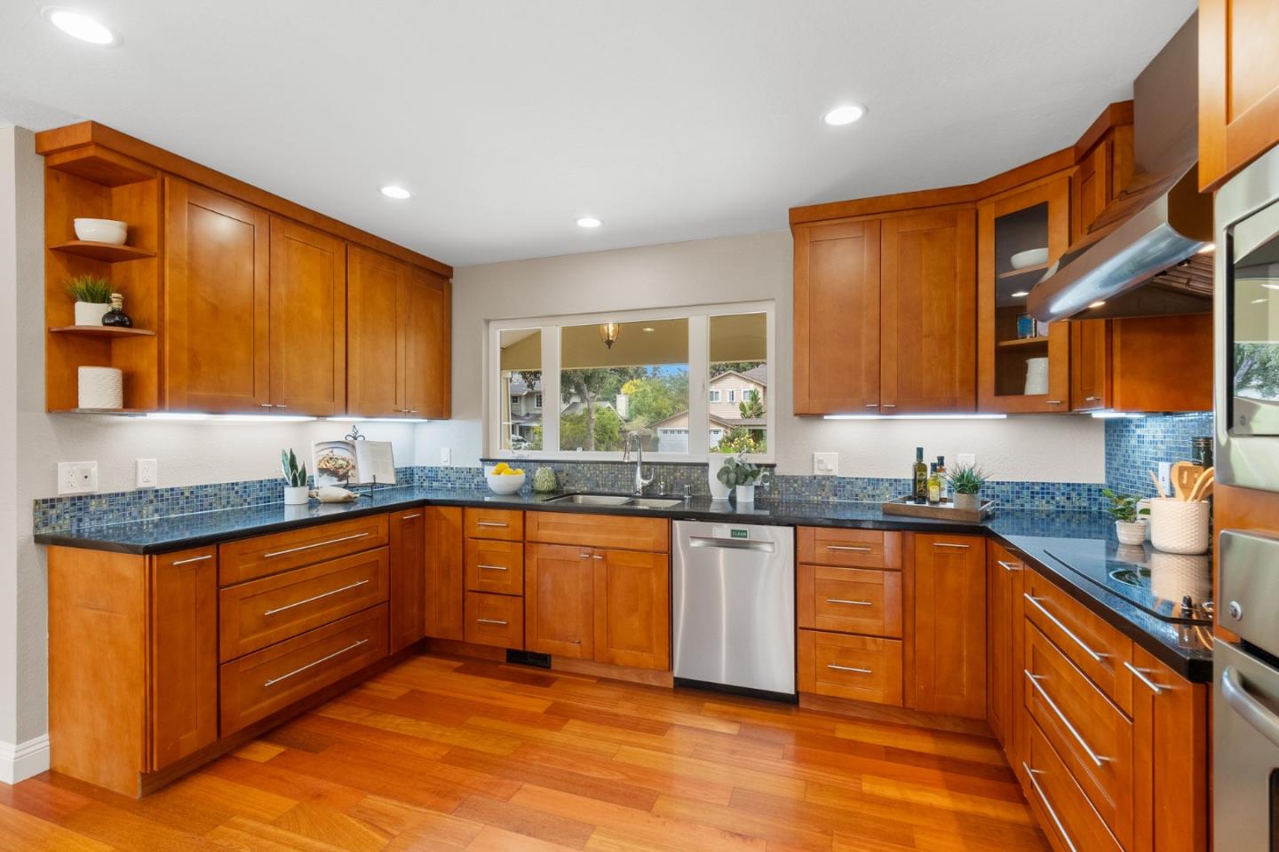 1098 Muir Way