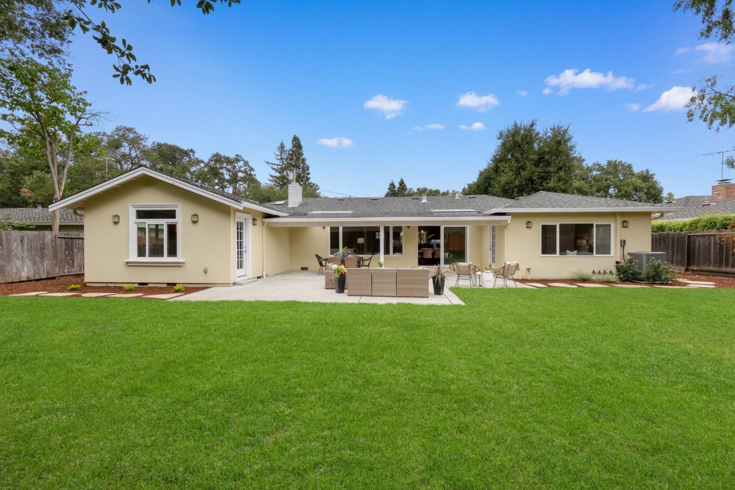 1098 Muir Way