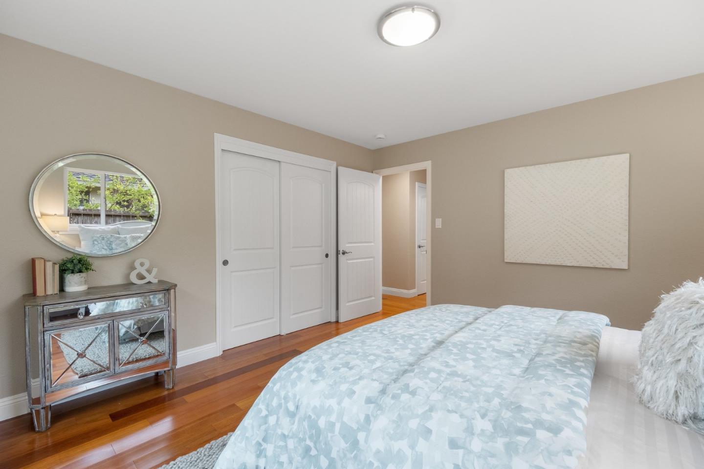 1098 Muir Way