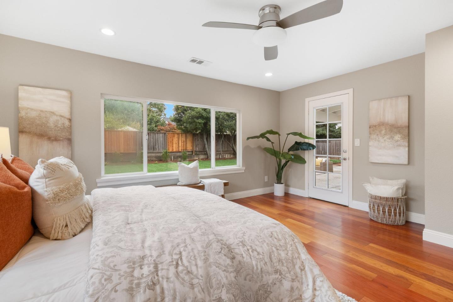 1098 Muir Way