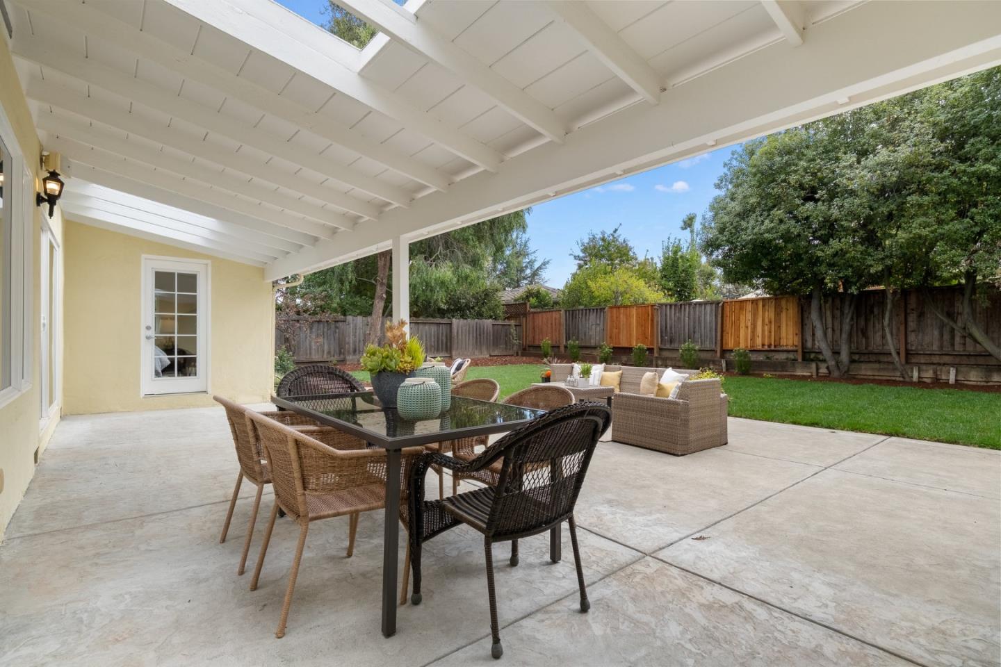 1098 Muir Way