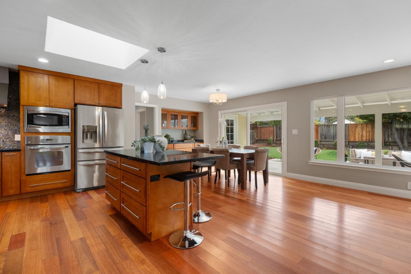 1098 Muir Way