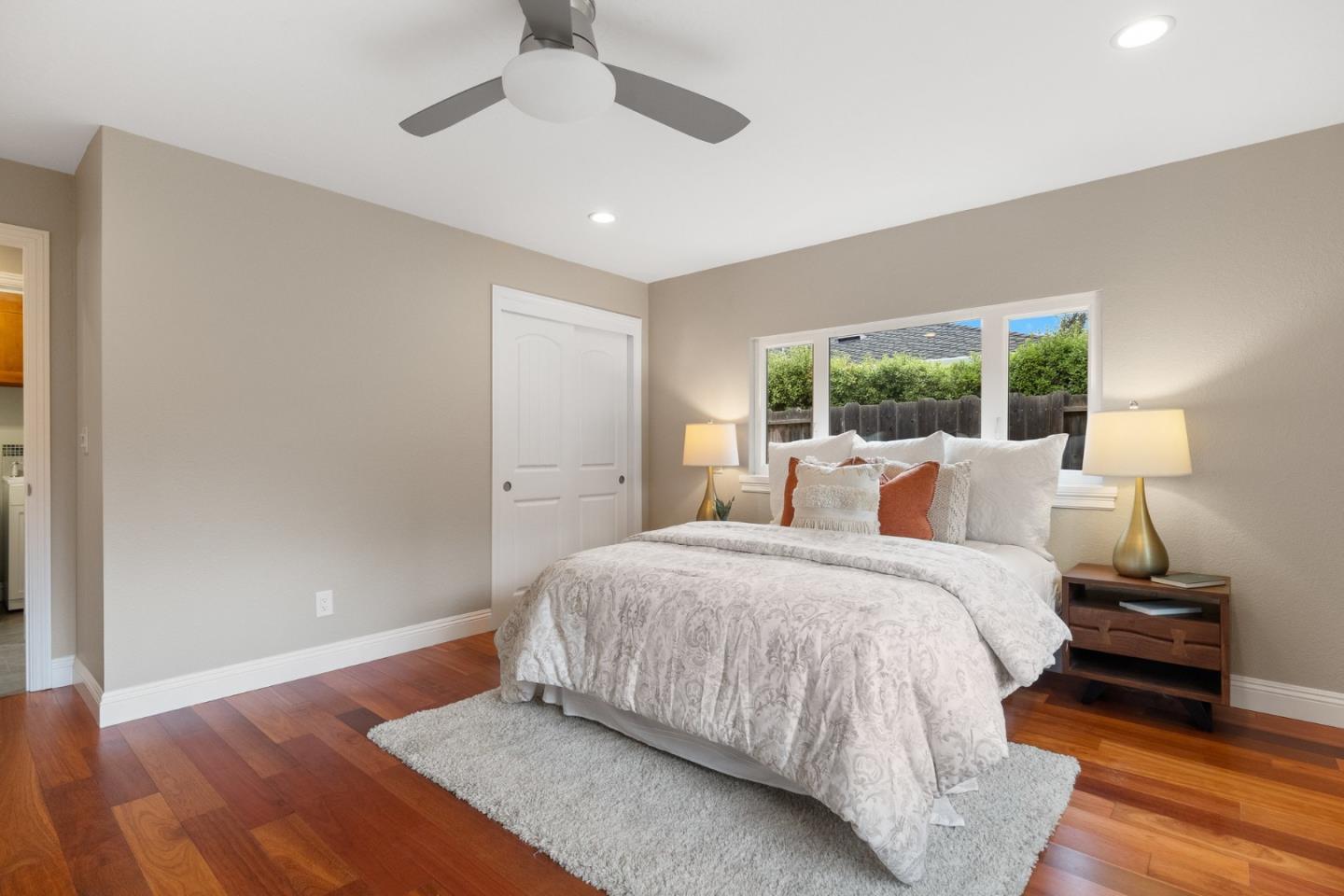 1098 Muir Way