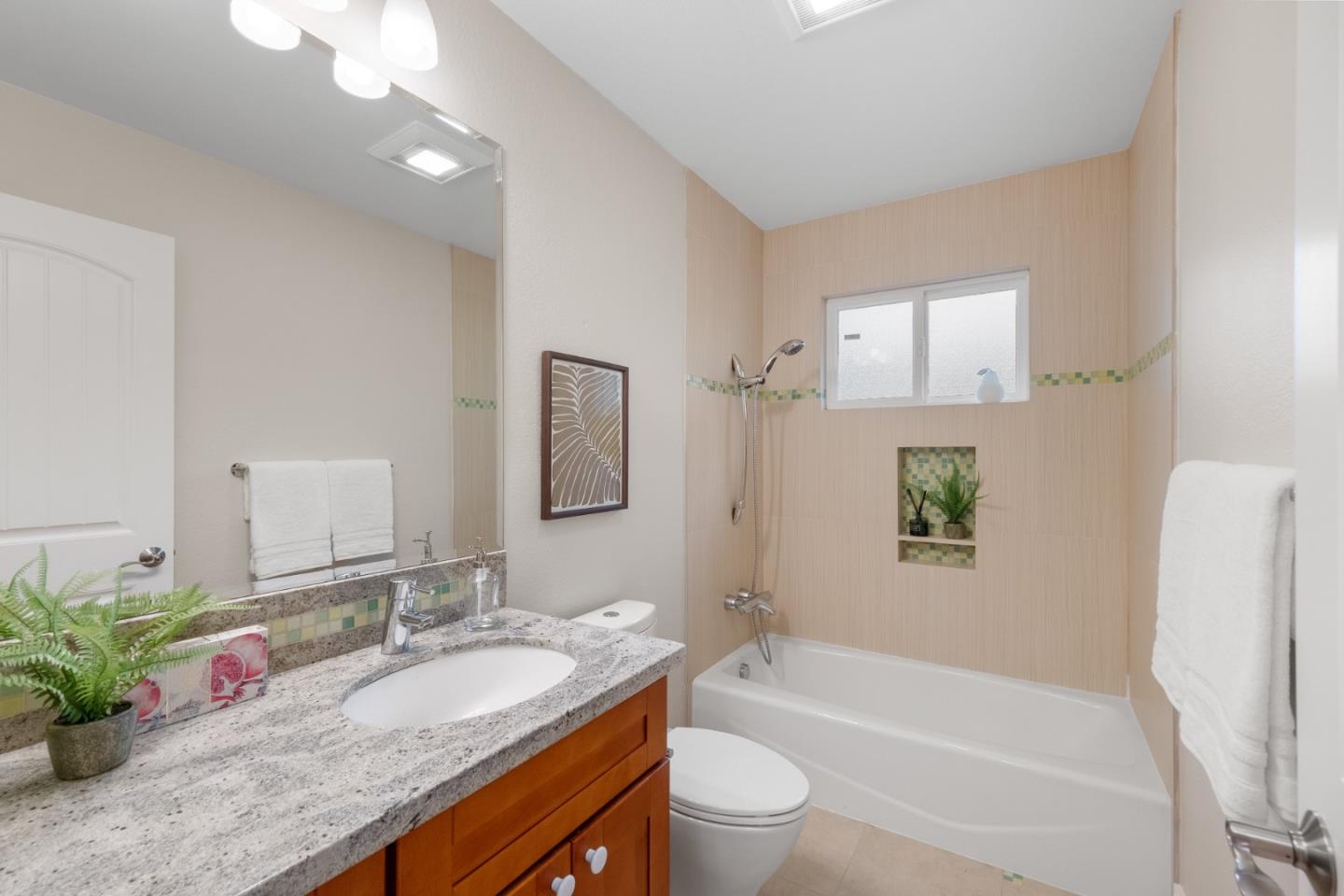 1098 Muir Way