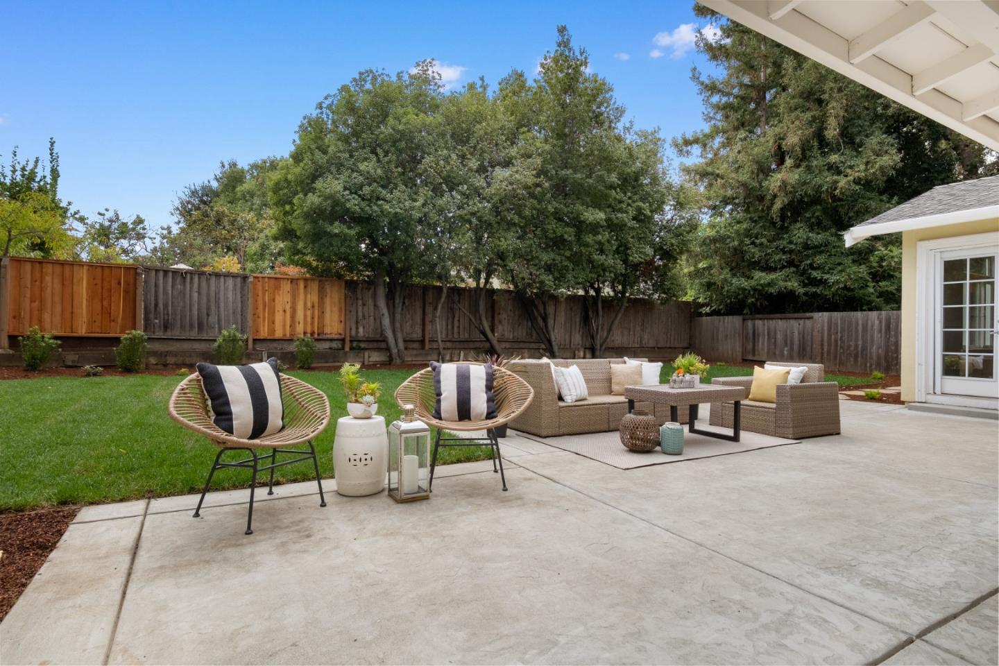 1098 Muir Way