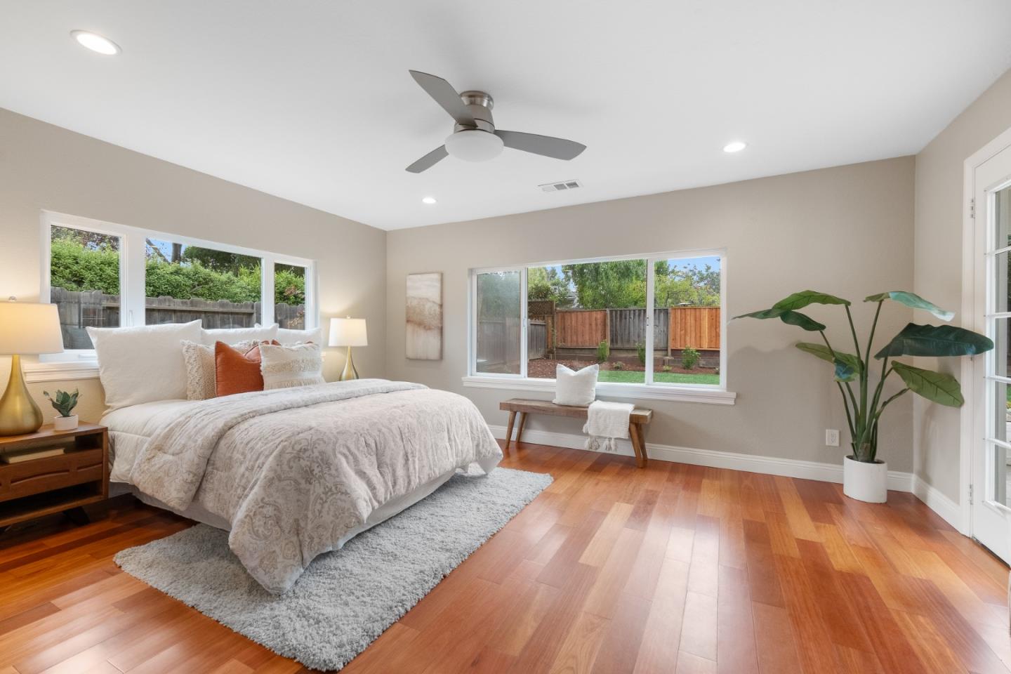 1098 Muir Way