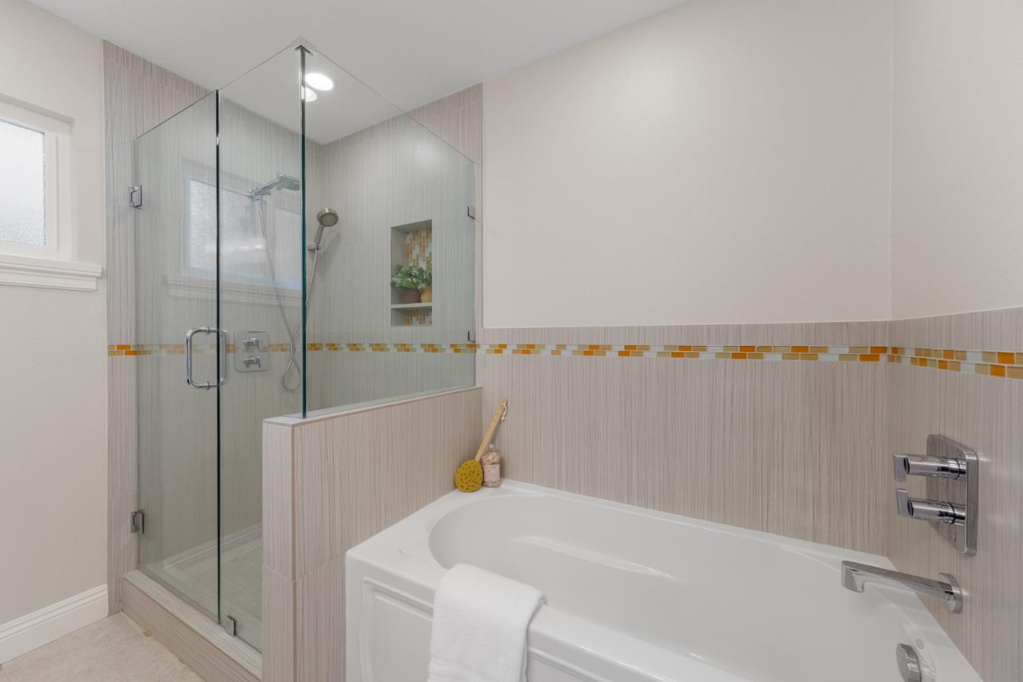 1098 Muir Way