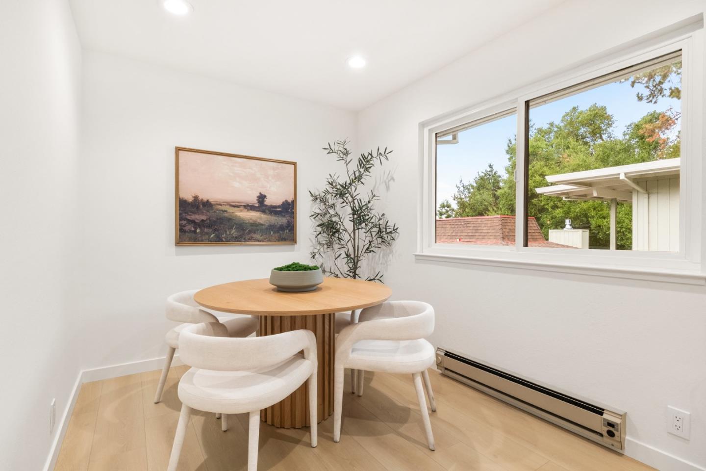 1070 Mercedes Avenue 24