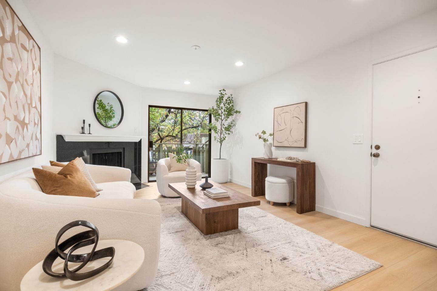 1070 Mercedes Avenue 24