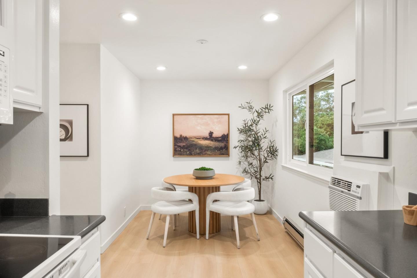 1070 Mercedes Avenue 24