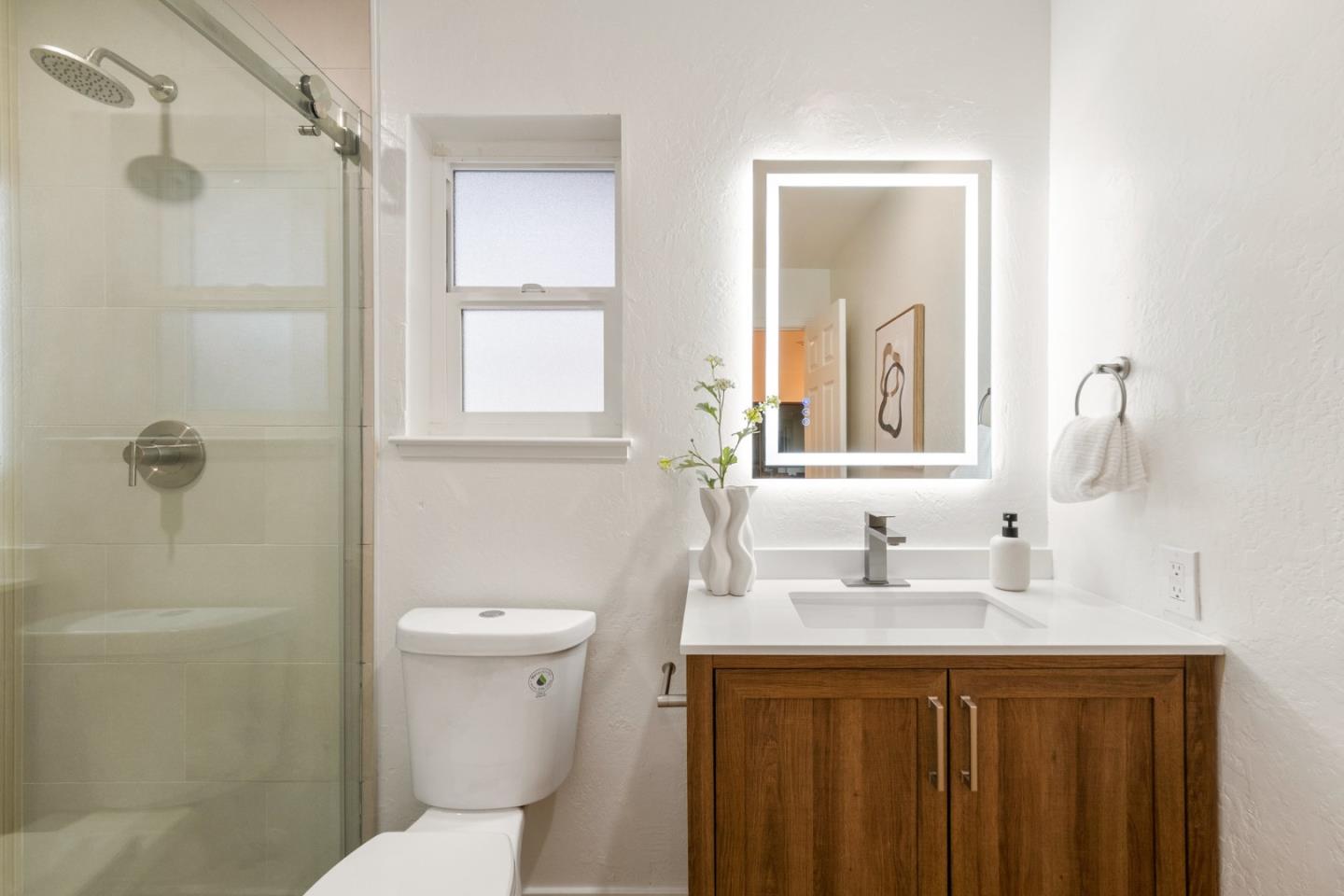 1070 Mercedes Avenue 24