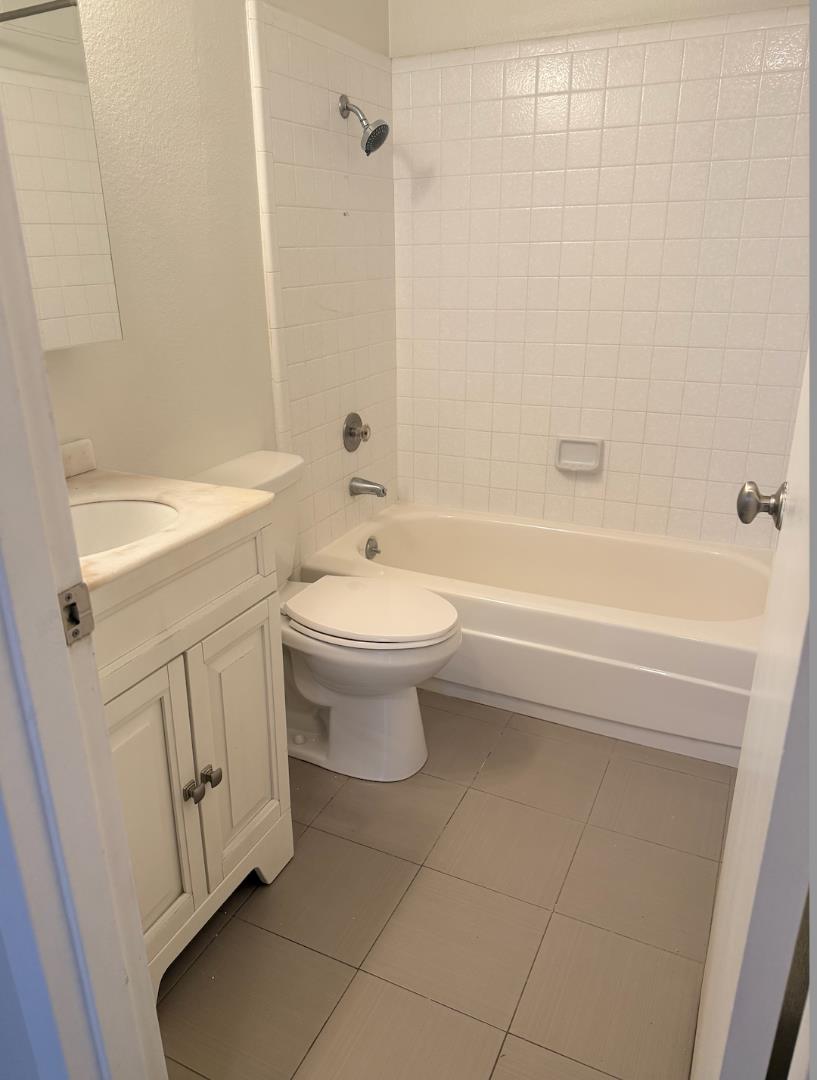 6226 Shelter Creek Lane