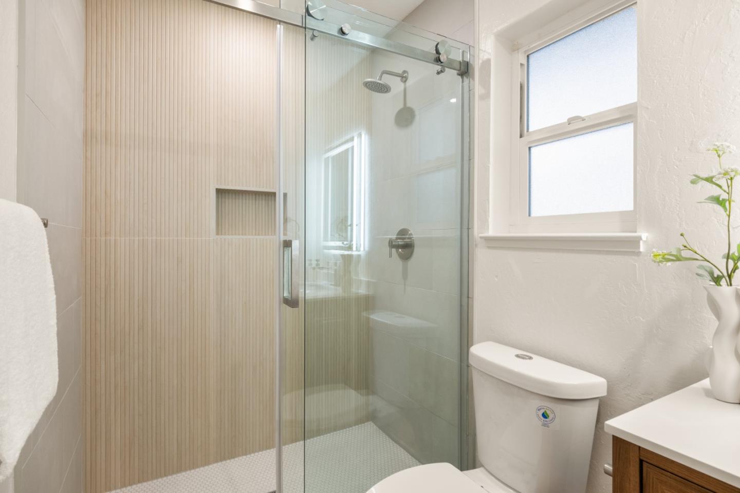 1070 Mercedes Avenue 24