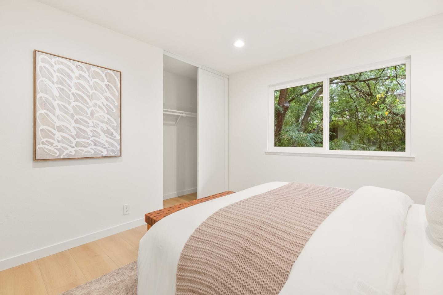 1070 Mercedes Avenue 24