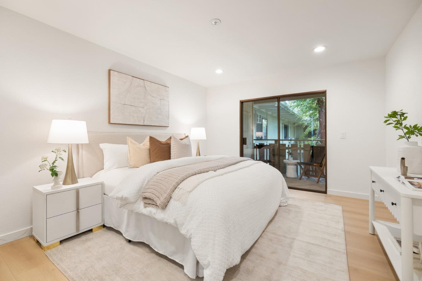 1070 Mercedes Avenue 24
