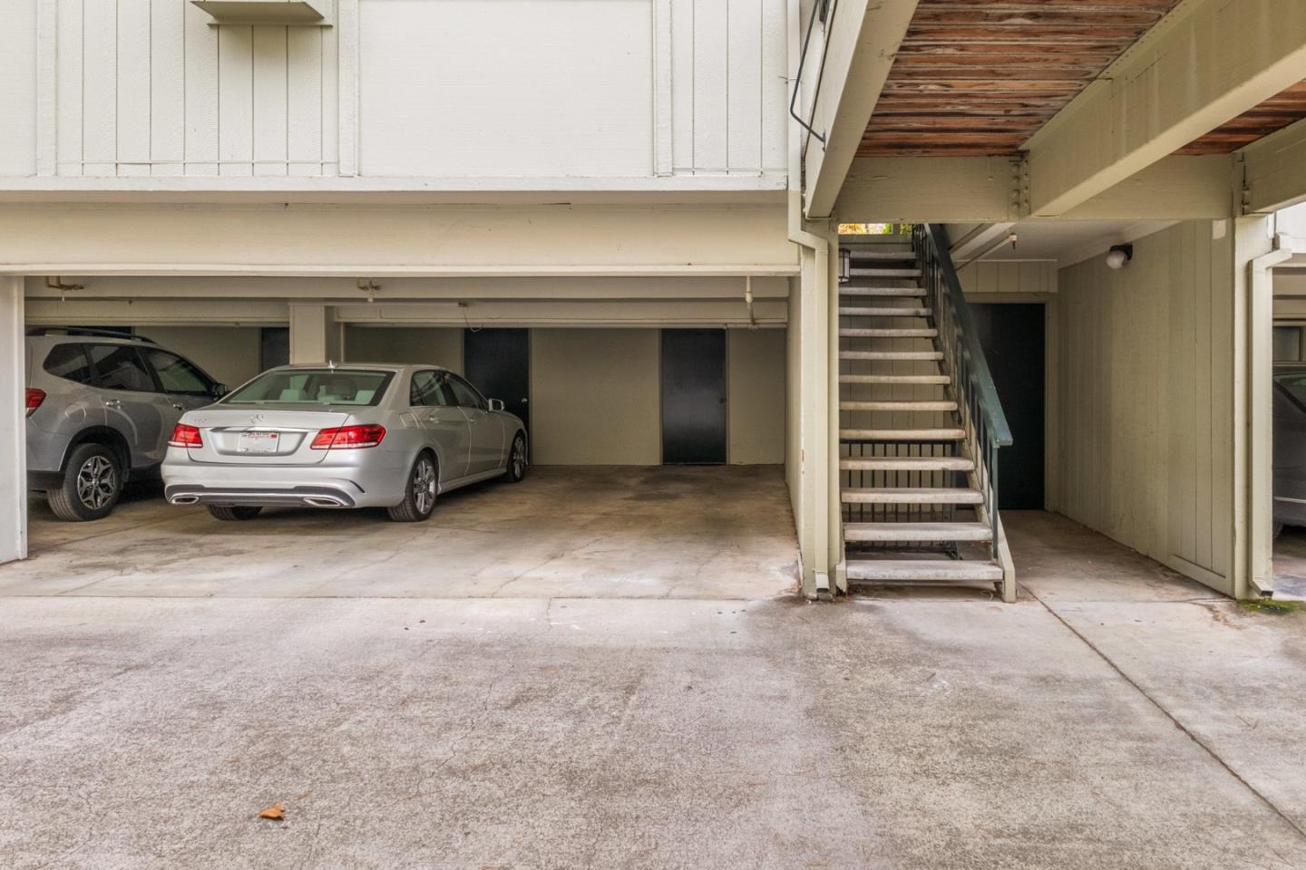 1070 Mercedes Avenue 24