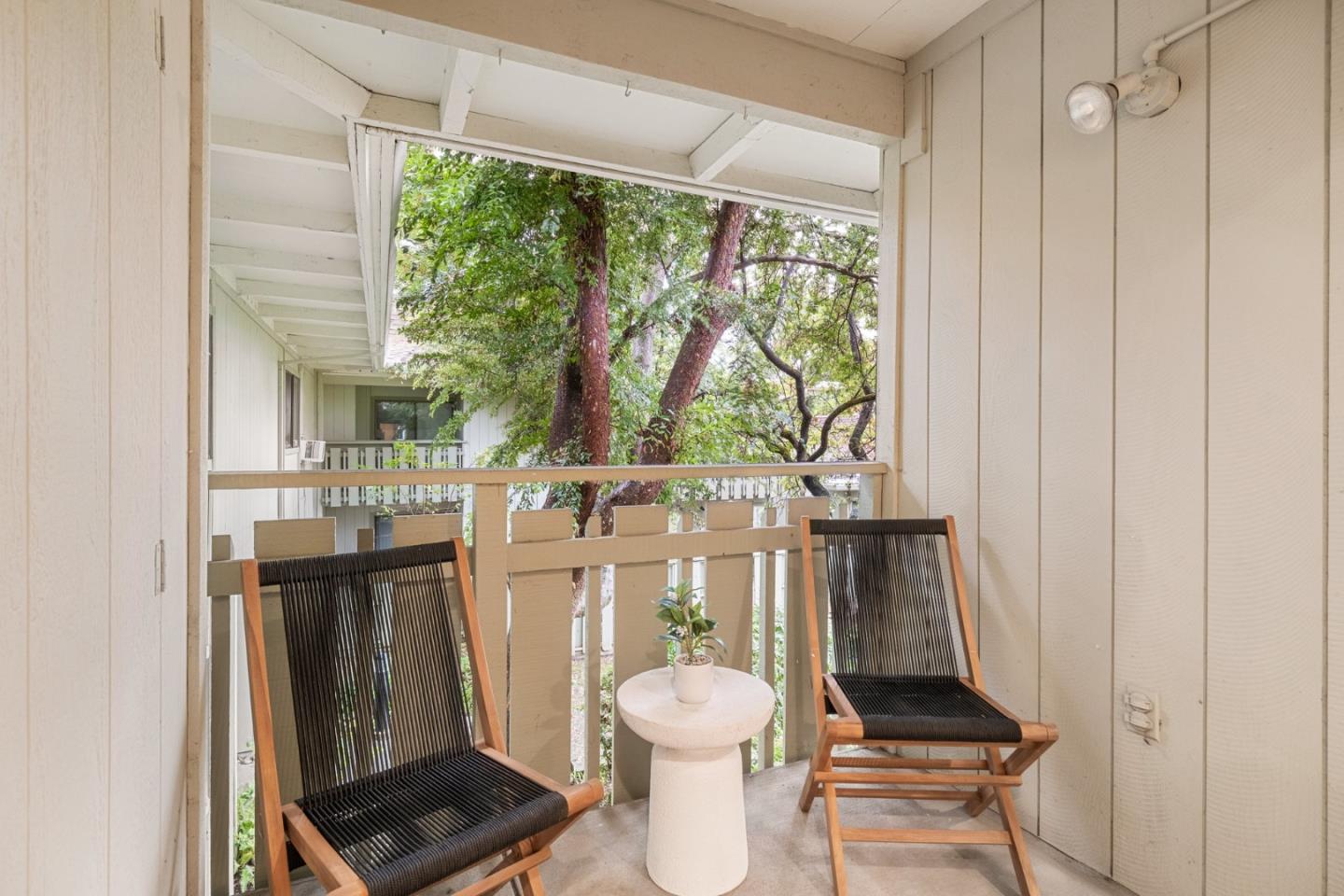 1070 Mercedes Avenue 24