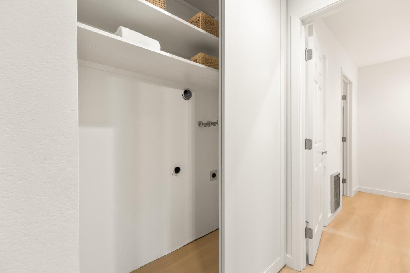 1070 Mercedes Avenue 24