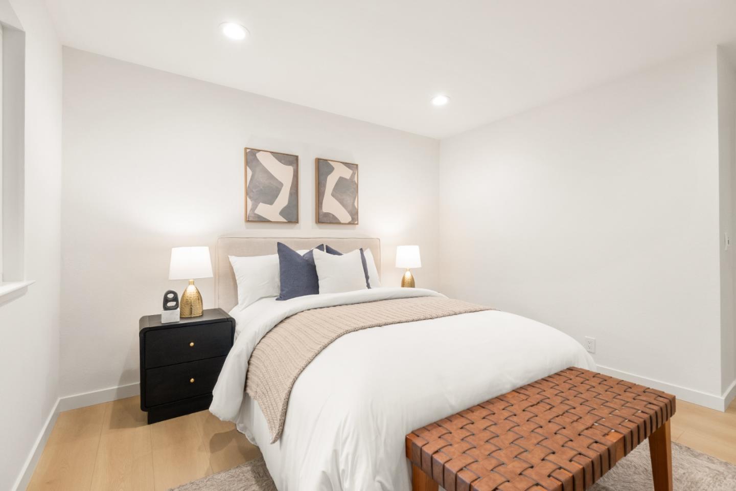 1070 Mercedes Avenue 24